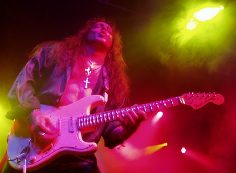 Malmsteen,_Yngwie_Paris_-_Elysee_Montmartre_20050604