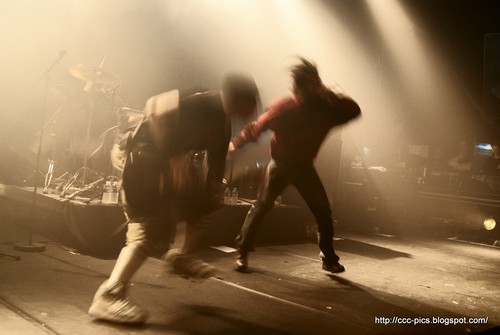 Mass_Hysteria_Paris_-_Bataclan_20100218